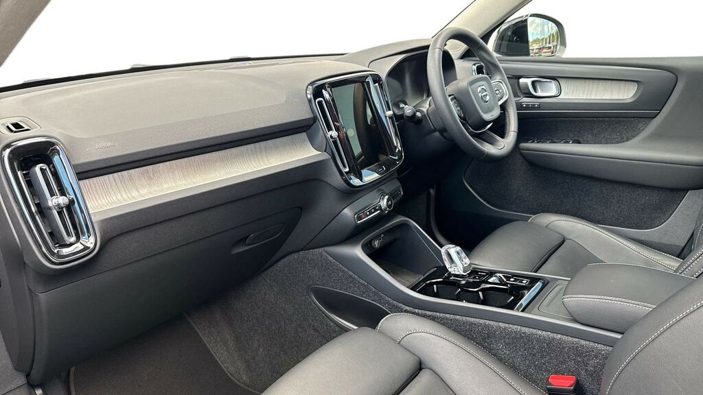 Volvo XC40 2.0 B4p Ultra Dark WF75BWC White #4
