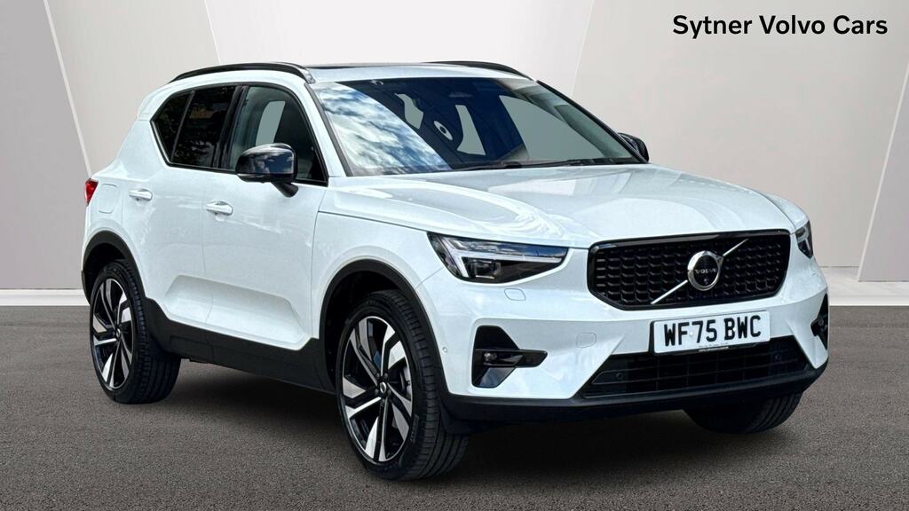 Volvo XC40 2.0 B4p Ultra Dark White
