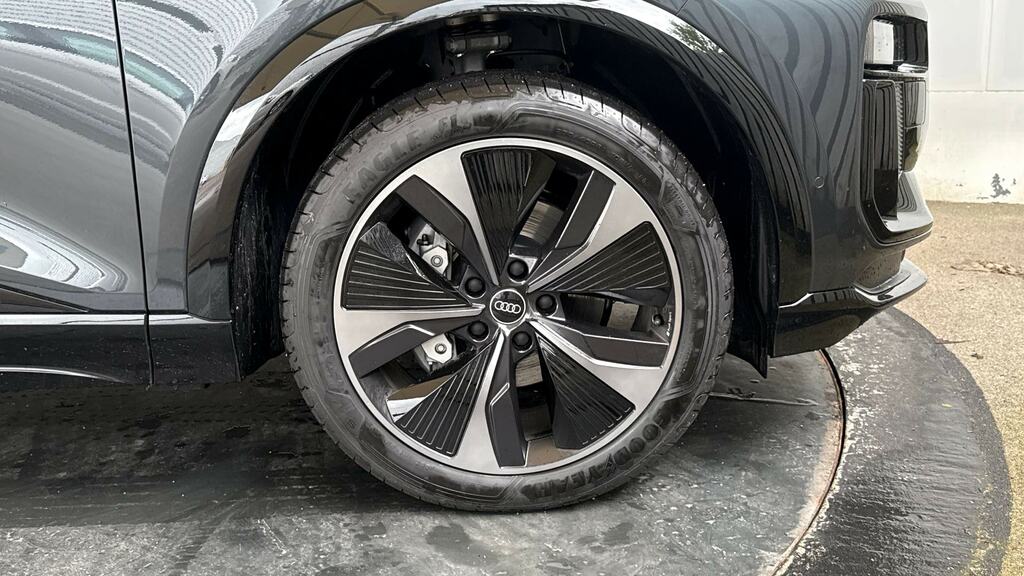 Audi Q6 E-Tron 315Kw Quattro 100Kwh Black Edition YF26VDA Grey #5