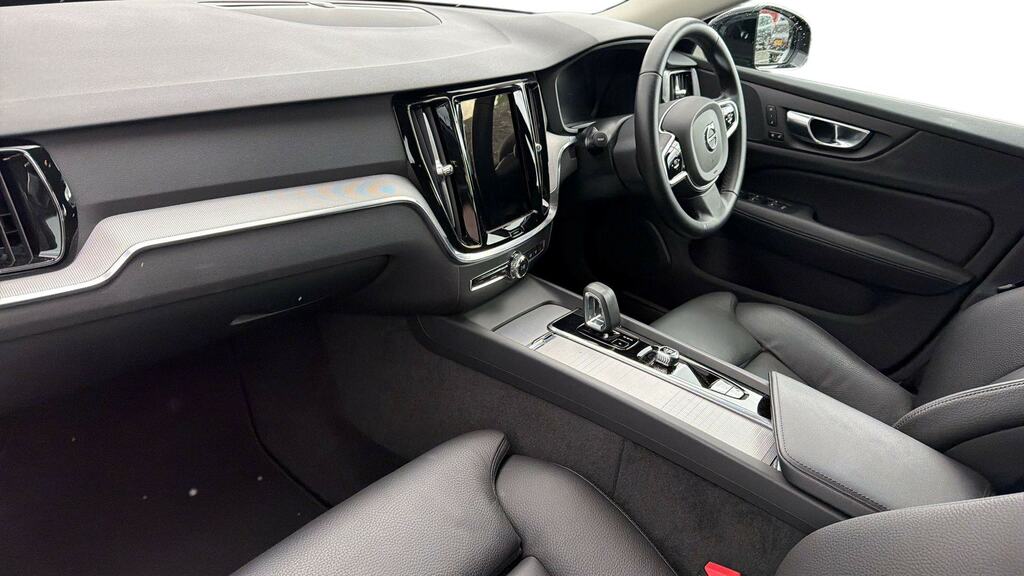Volvo V60 2.0 B4p Plus Dark 7 Speed ML25VMK Black #4