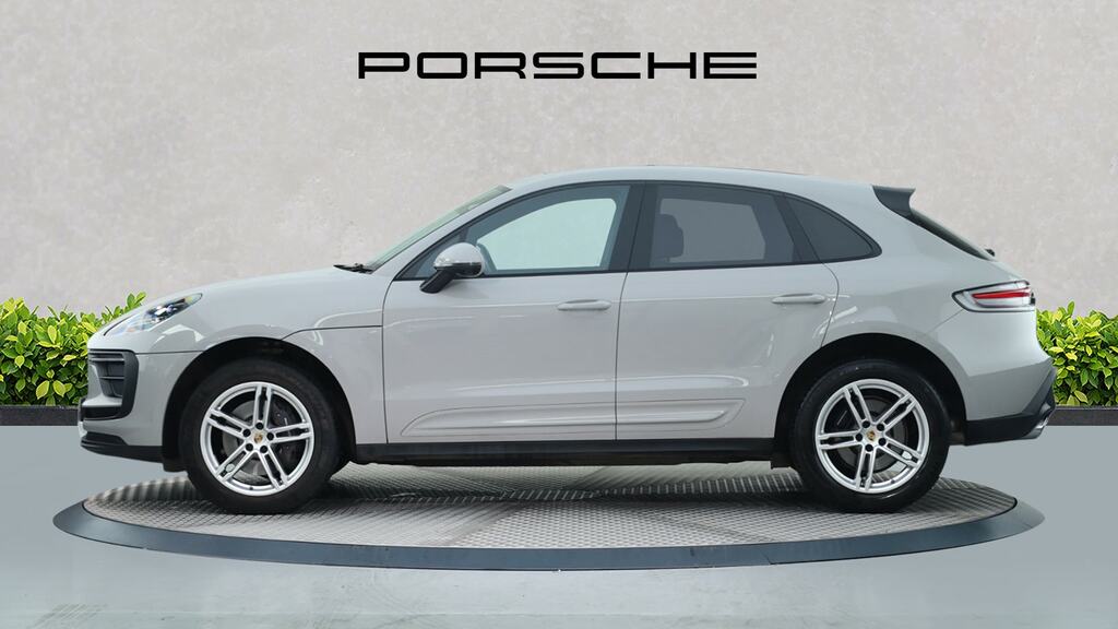 Porsche Macan 5dr Pdk GY23KMO White #4