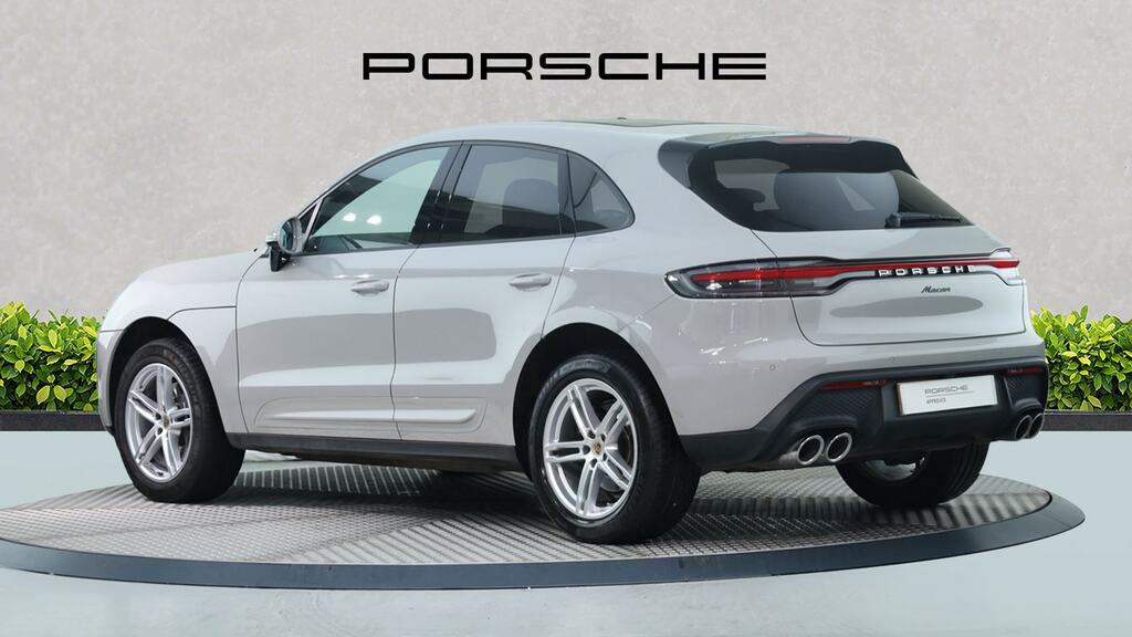 Porsche Macan 5dr Pdk GY23KMO White #5
