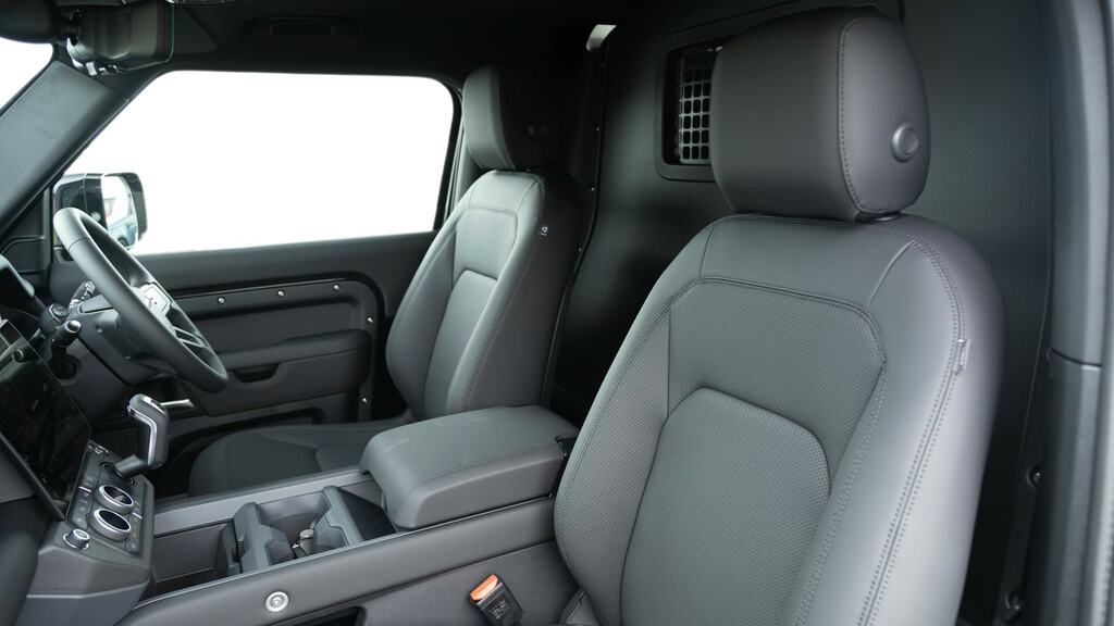 Land Rover Defender 90 3.0 D250 Hard Top X-dynamic Se YC26ZZD Black #4