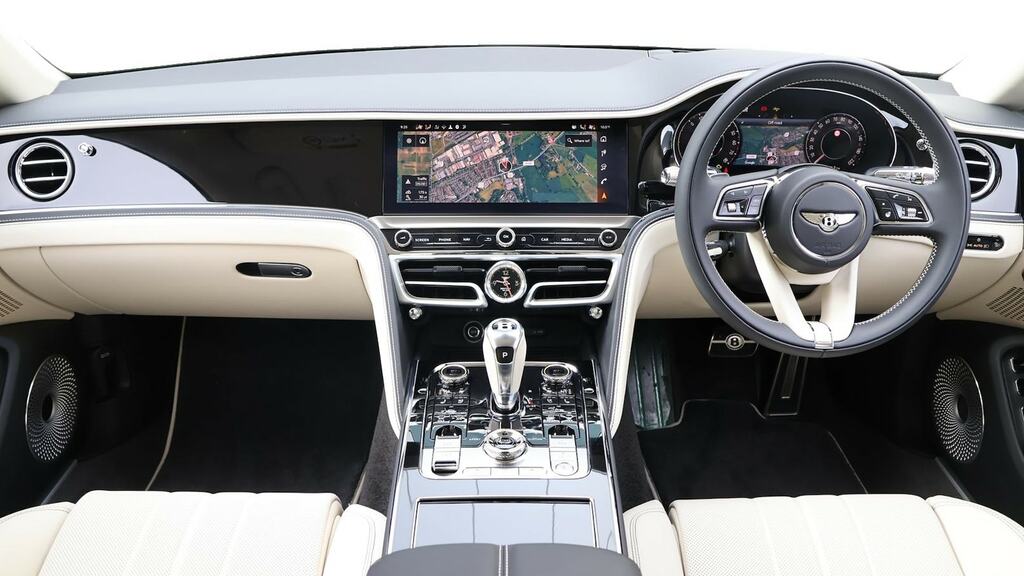 Bentley Flying Spur 4.0 V8 Hybrid Black Edition Touring SN75UHJ Grey #4