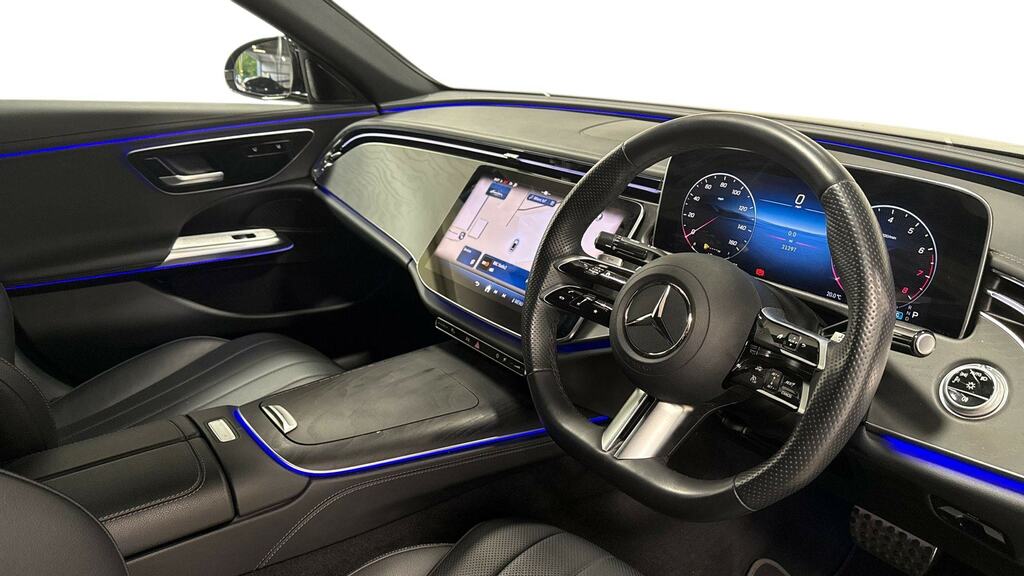 Mercedes-Benz E Class E200 Amg Line 9G-tronic Black #3
