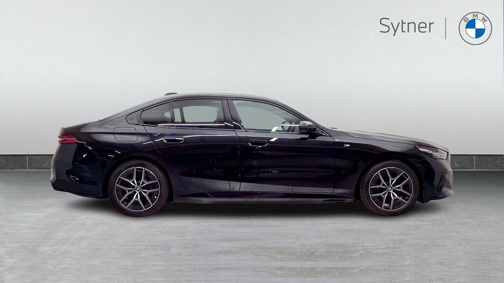 BMW i5 250Kw Edrive40 M Sport 84Kwh YH24CUG Black #3