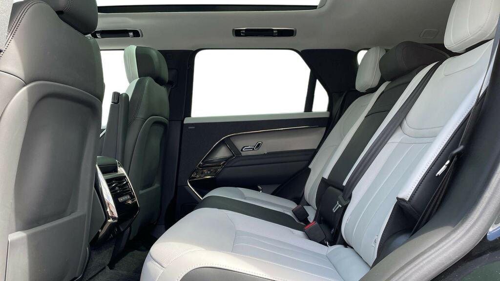Land Rover Range Rover Sport 3.0 D300 Dynamic Se YR73ZXU Black #4