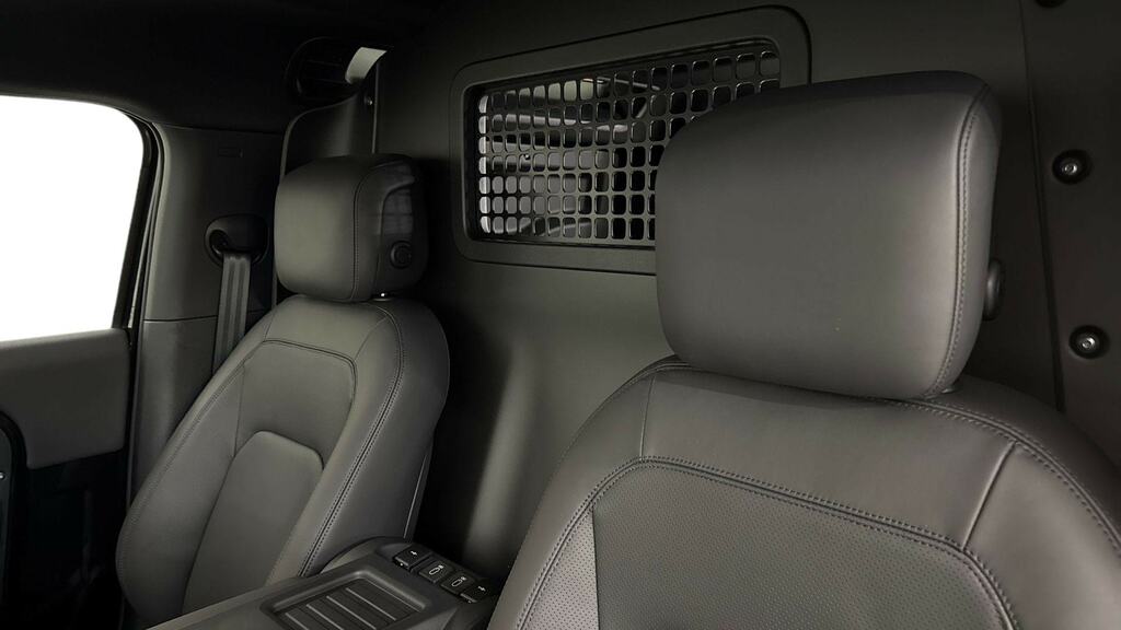 Land Rover Defender 90 3.0 D350 Hard Top X-dynamic Hse Black #4