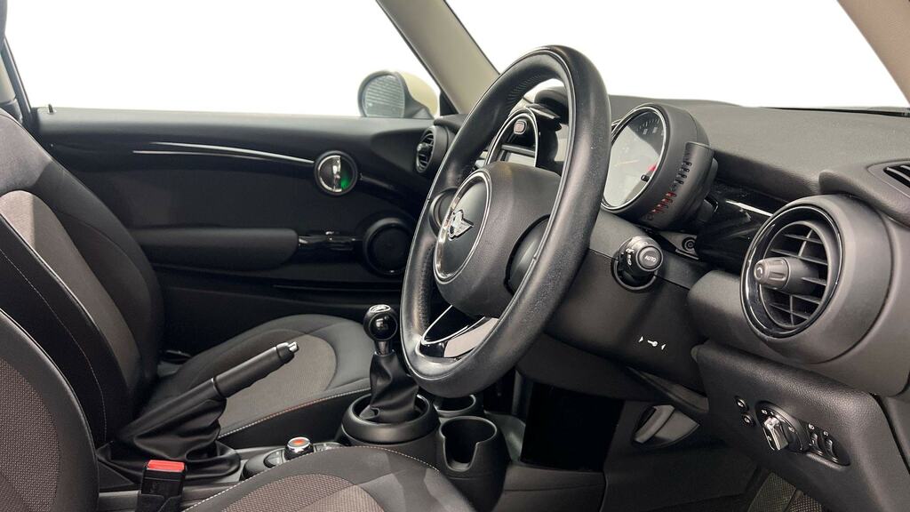 Mini Hatch 1.2 One Pepper Pack White #6