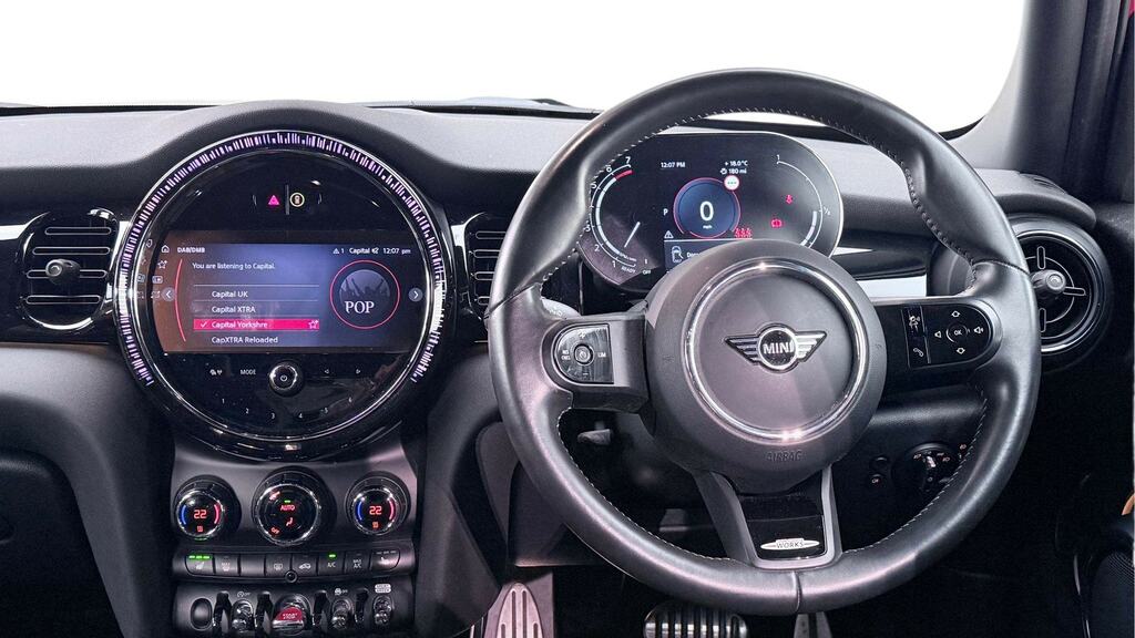 Mini Hatch 1.5 Cooper Sport Premium YV73PWJ Red #5