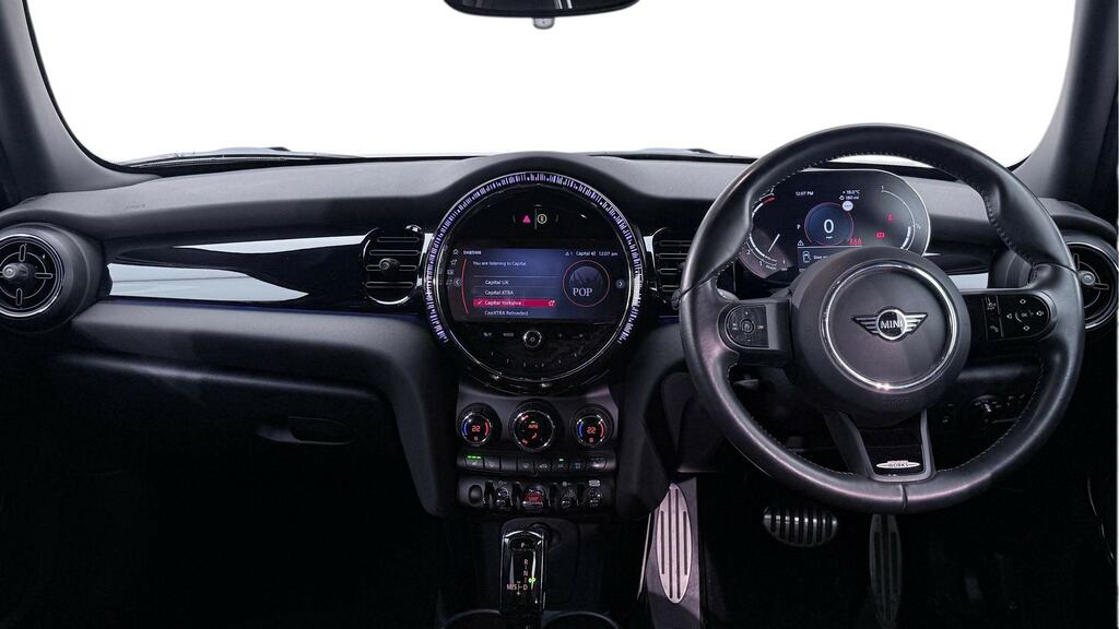 Mini Hatch 1.5 Cooper Sport Premium YV73PWJ Red #4