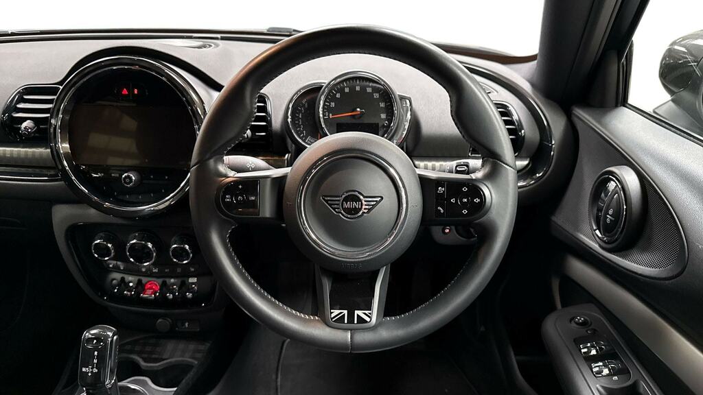 Mini Clubman 1.5 Cooper Exclusive Premium 6Dr YO72UTT Black #5