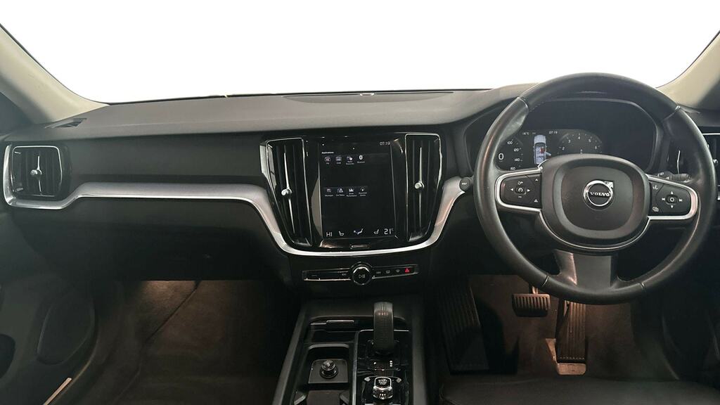 Volvo V60 2.0 B3p Momentum Black #6