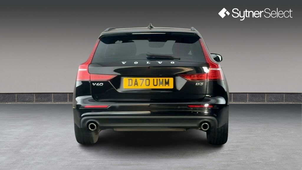 Volvo V60 2.0 B3p Momentum Black #5
