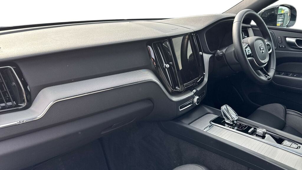 Volvo XC60 2.0 B5p Plus Dark Awd Geartronic DA73TBV Grey #4