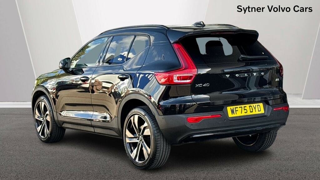 Volvo XC40 2.0 B3p Ultra Dark WF75DYD Black #2