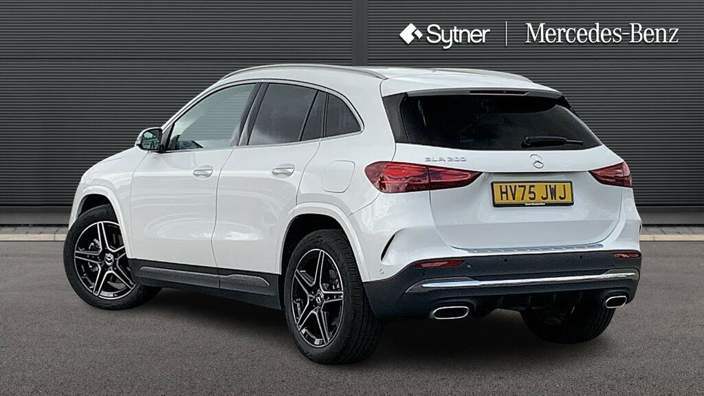 Mercedes-Benz GLA Class Gla 200 Amg Line Executive HV75JWJ White #2