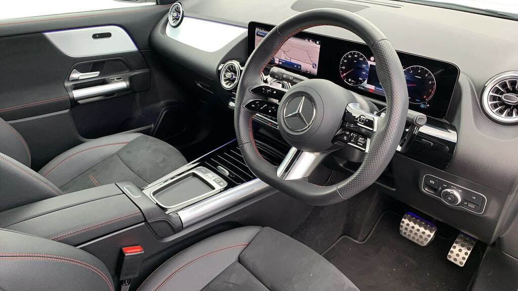 Mercedes-Benz GLA Class Gla 200 Amg Line Executive HV75JWJ White #3