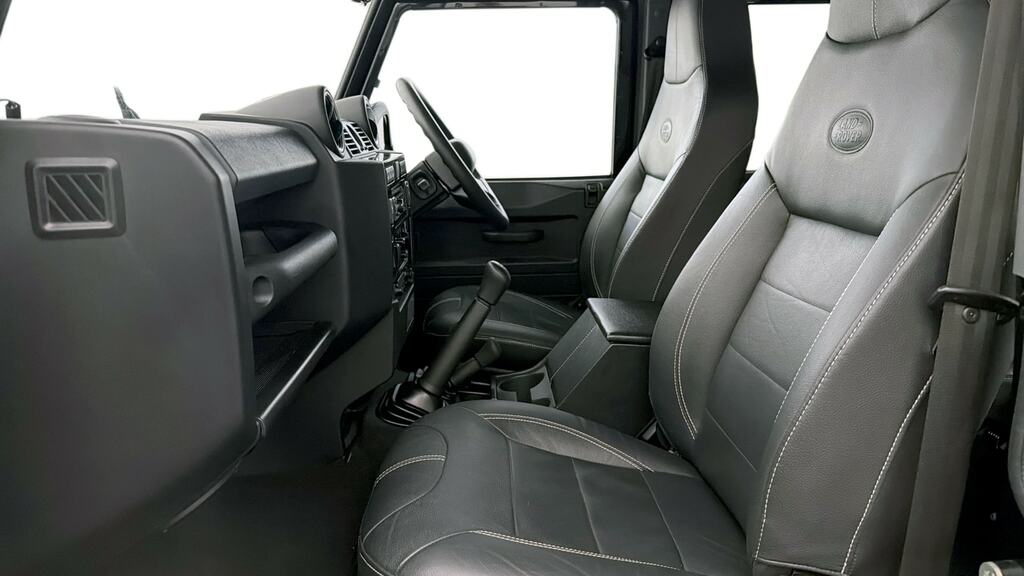 Land Rover Defender 110 Landmark Station Wagon Tdci 2.2 Black #2