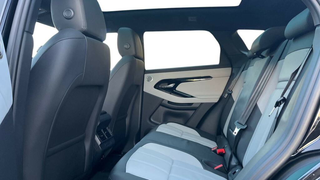 Land Rover Range Rover Evoque 2.0 D200 Dynamic Se MW75XGX Black #4