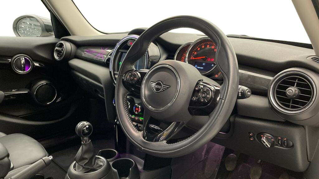 Mini Hatch 1.5 Cooper Exclusive II Comfortnav Pack YS70OOW White #6
