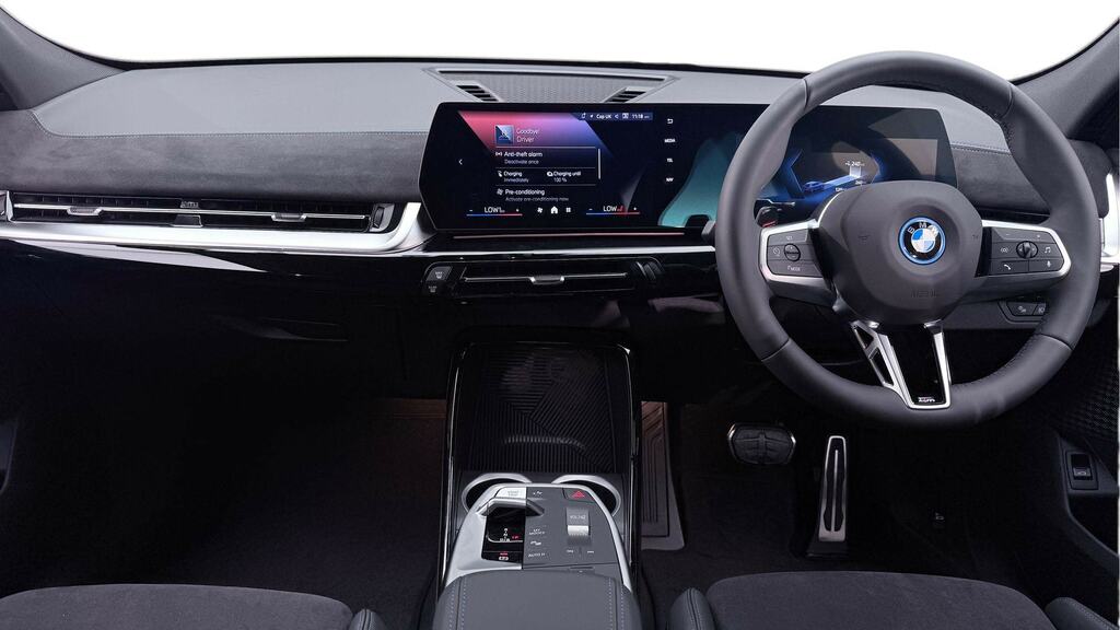 BMW iX2 150Kw Edrive20 M Sport 65Kwh YS26UXE Blue #4