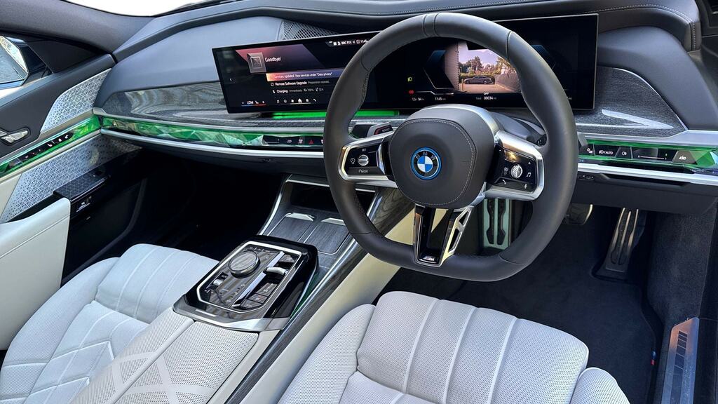 BMW i7 335Kw Edrive50 M Sport 105.7Kwh Black #6