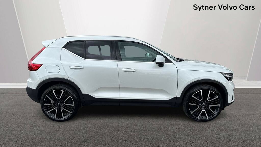 Volvo XC40 2.0 B4p Ultra Bright WD75DCZ White #3