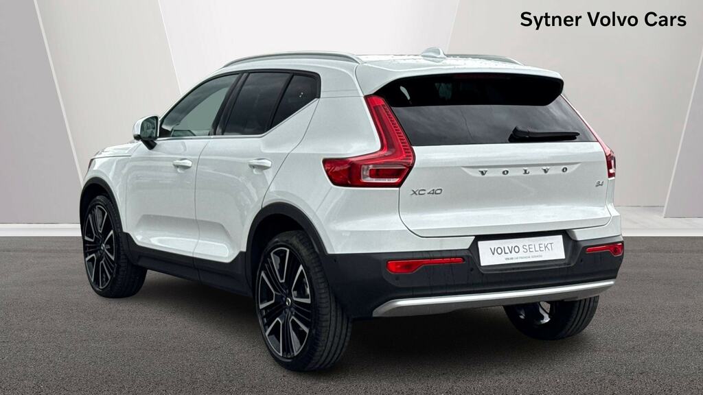 Volvo XC40 2.0 B4p Ultra Bright WD75DCZ White #2