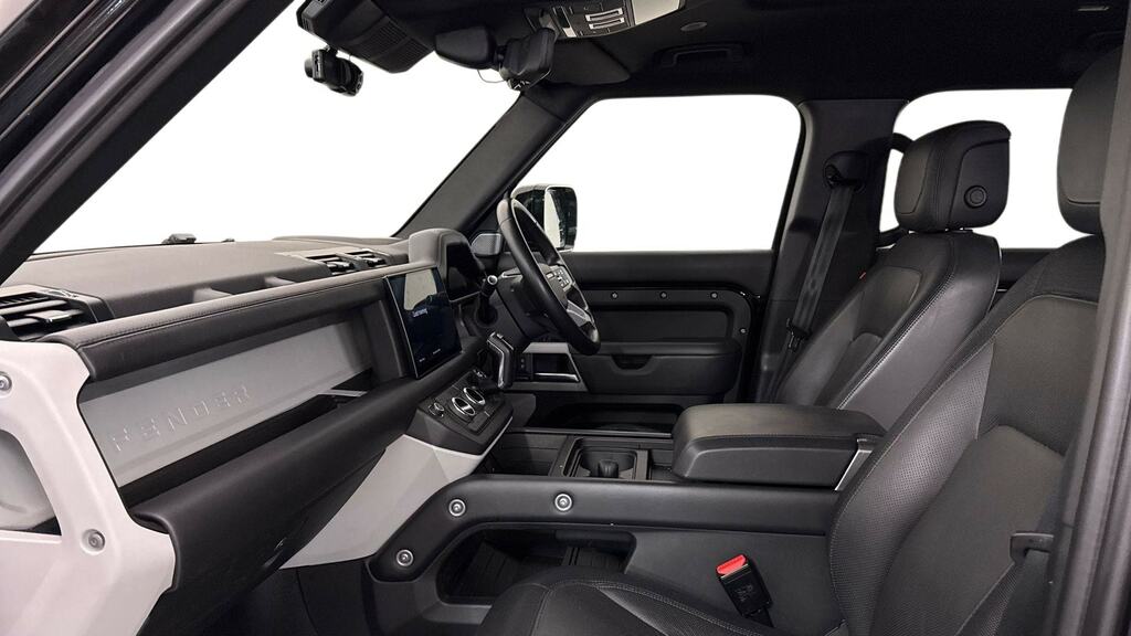 Land Rover Defender 130 3.0 D300 X-dynamic Hse 130 8 Seat Black #3