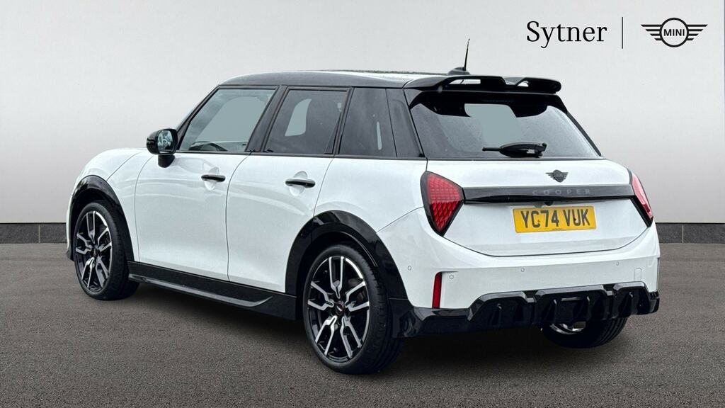 Mini Hatch 1.5 C Sport Level 2 YC74VUK White #2