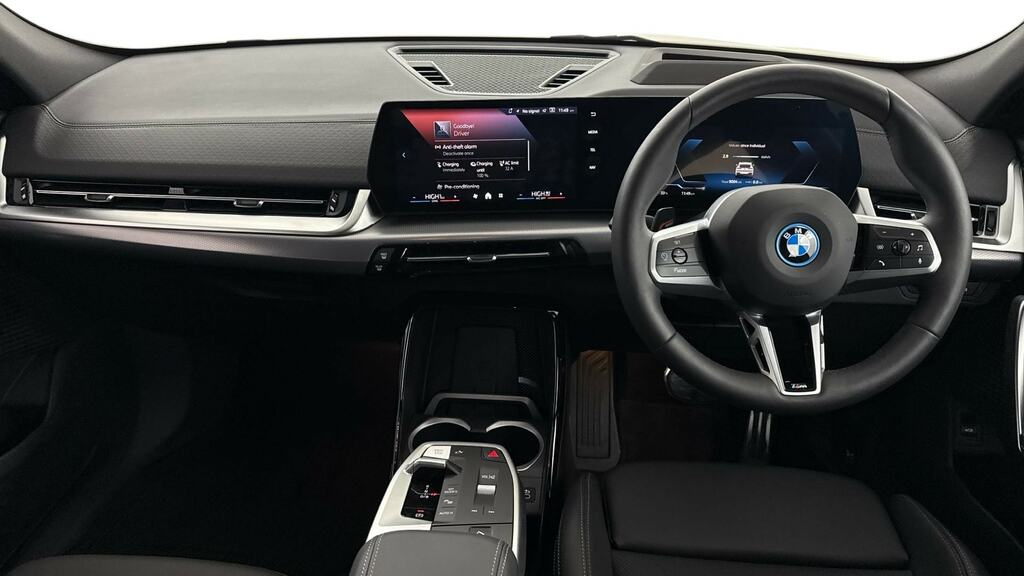 BMW iX2 230Kw Xdrive30 Shadow Edition 65Kwh YK25ELA White #4