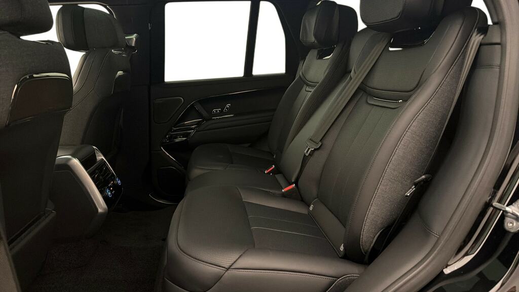 Land Rover Range Rover 4.4 P530 V8 Sv PK23RXR Black #4