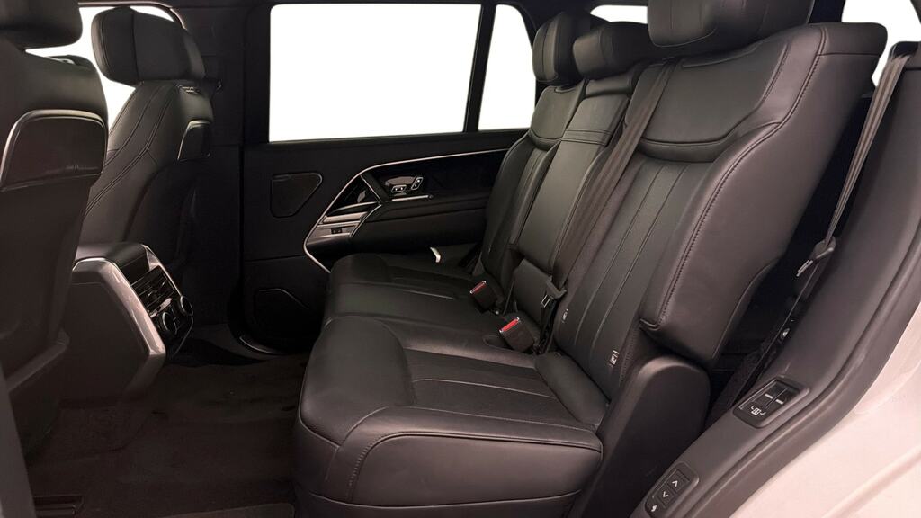 Land Rover Range Rover 3.0 D350 Lwb 7 Seat LM73DJZ White #4