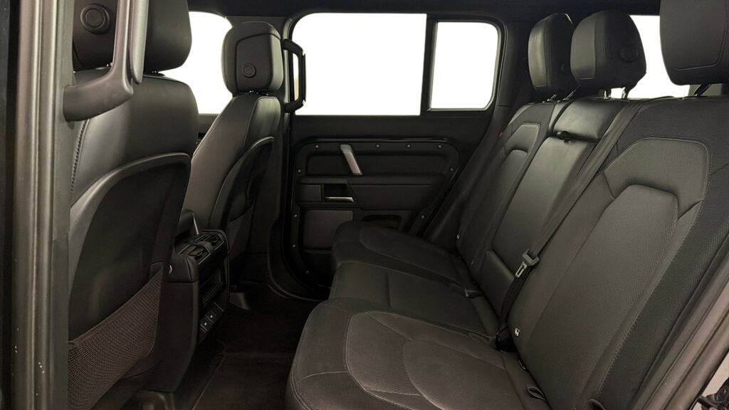Land Rover Defender 110 2.0 P400e X-dynamic Hse 110 VX23XHB Black #4