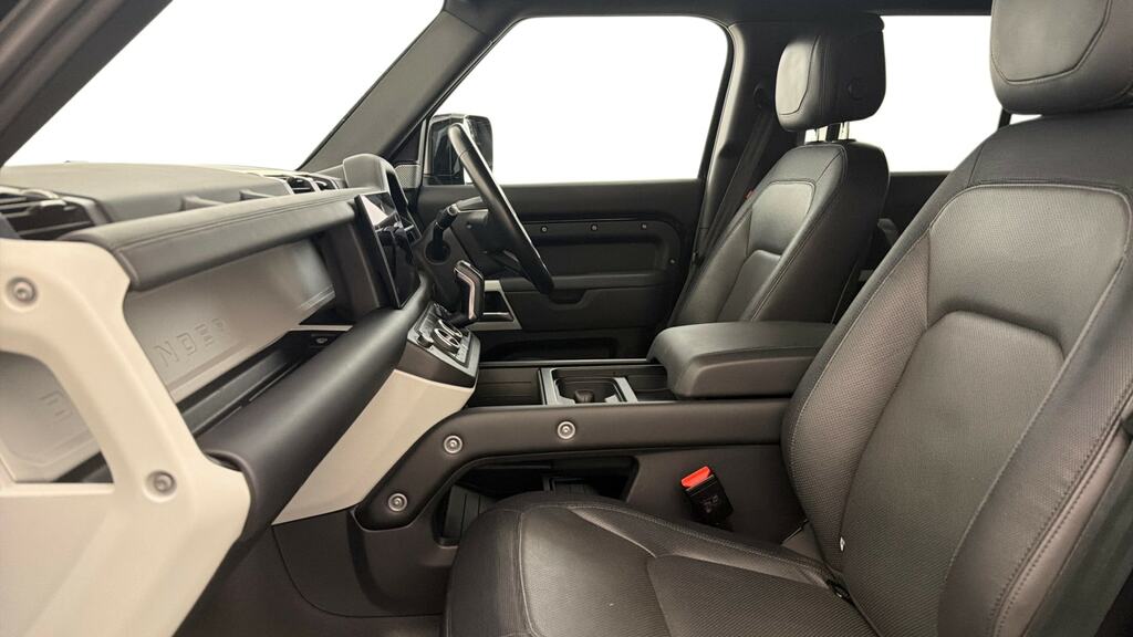 Land Rover Defender 130 3.0 D300 X-dynamic Hse 130 8 Seat Black #3