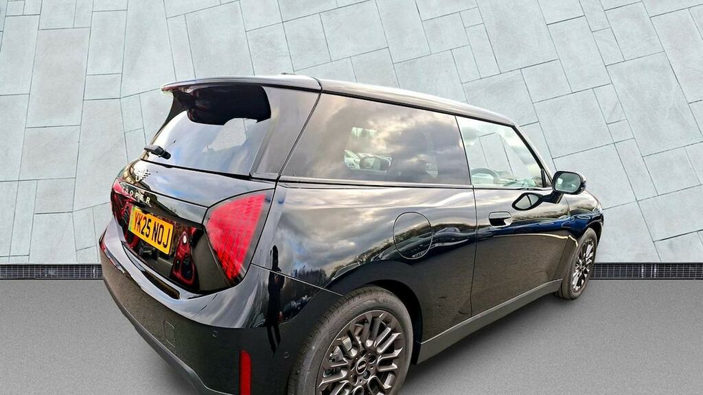 Mini Hatch 135Kw E Exclusive Level 2 41Kwh YK25NOJ Black #5
