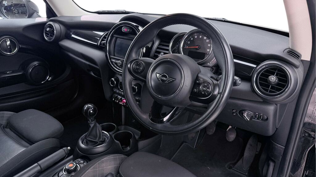Mini Hatch 1.5 Cooper II Chili Pack YP18YLG Black #6