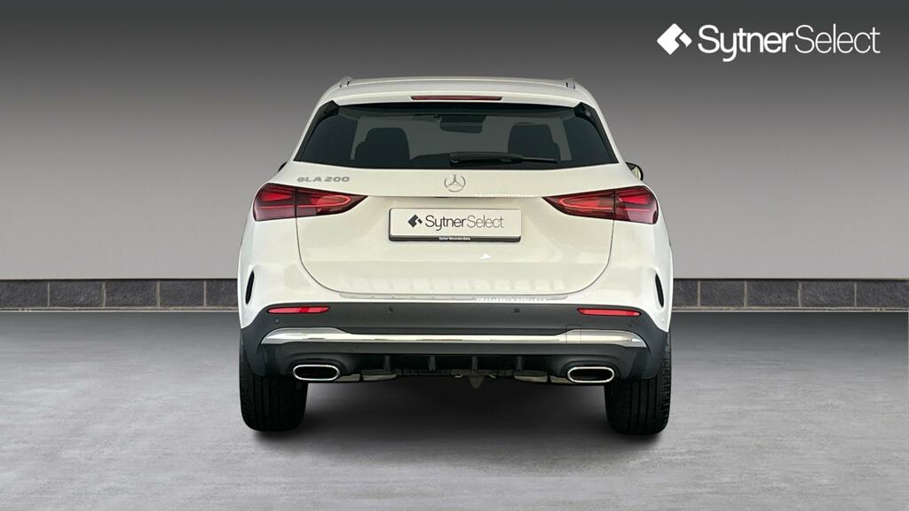Mercedes-Benz GLA Class Gla 200 Amg Line Executive White #5