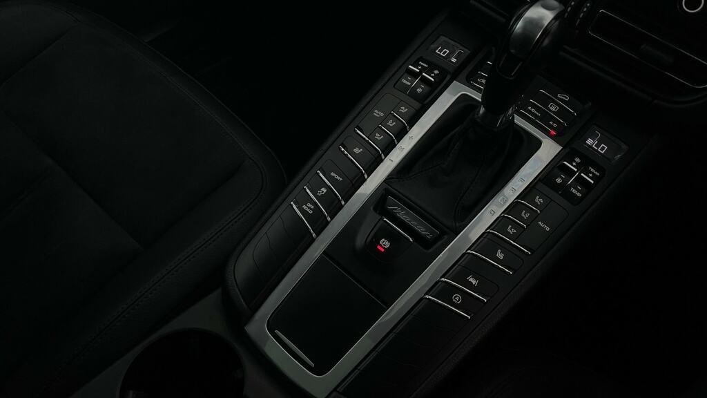 Porsche Macan Gts Pdk Black #14