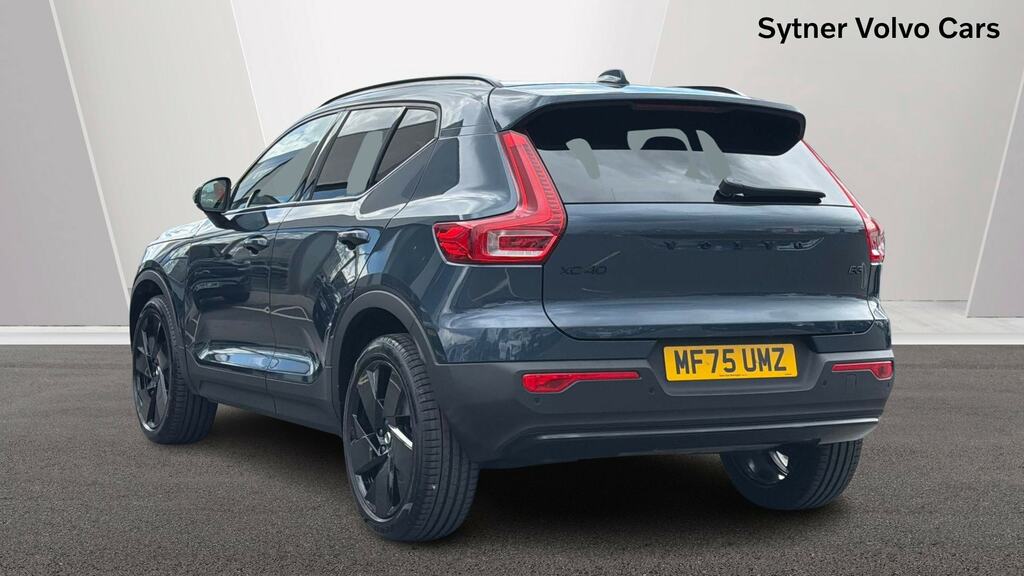 Volvo XC40 2.0 B3p Plus Black Edition MF75UMZ Blue #2