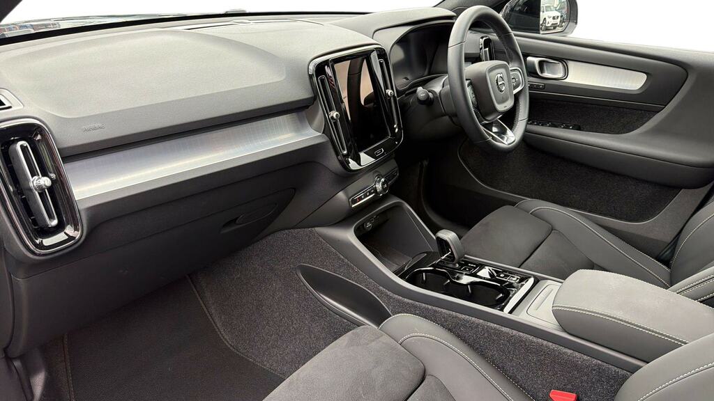 Volvo XC40 2.0 B3p Plus Black Edition MF75UMZ Blue #4