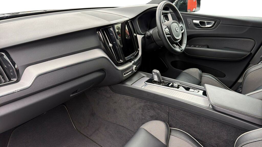 Volvo XC60 2.0 T6 Recharge Phev R Design Awd MF22PVN Black #4