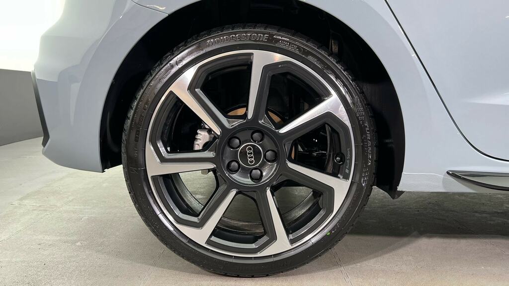 Audi A1 35 Tfsi Black Edition S Tronic FP26VDV Grey #5