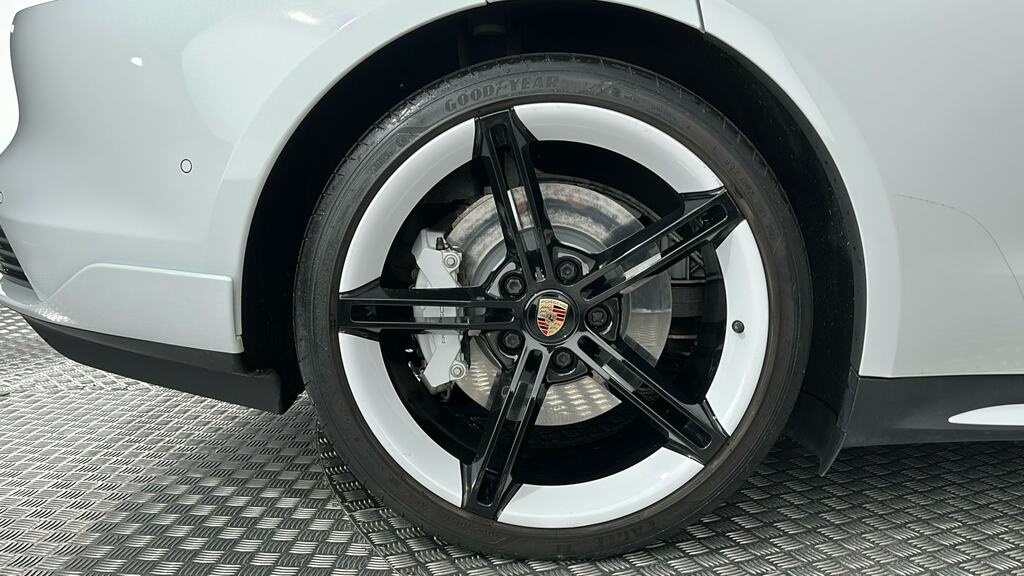 Porsche Taycan 500Kw Turbo 93Kwh SJ70DTU White #6