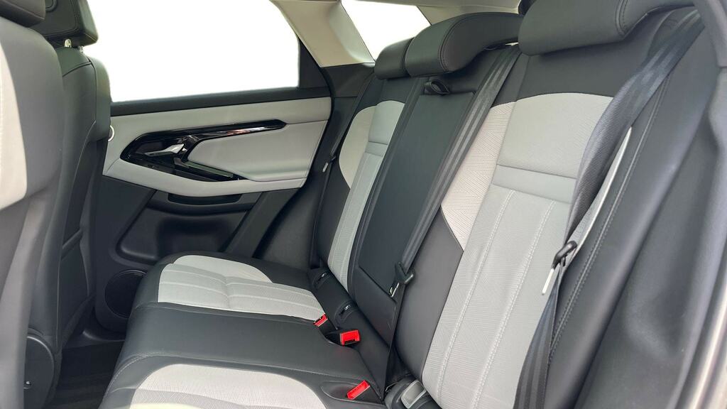 Land Rover Range Rover Evoque 2.0 D200 Dynamic Hse MP24KTK Black #4