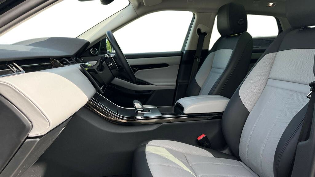 Land Rover Range Rover Evoque 2.0 D200 Dynamic Hse MP24KTK Black #3