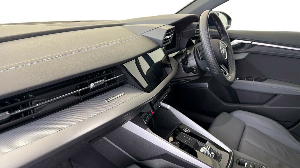 Audi A3 35 Tfsi S Line S Tronic Comfortsound LD23THM Blue #2