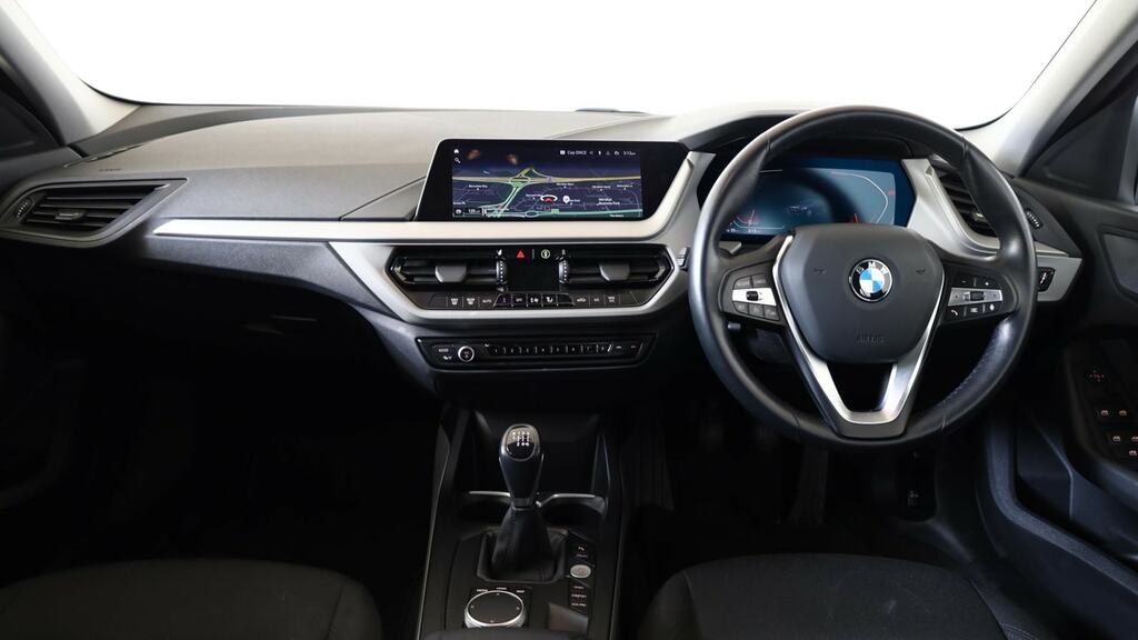 BMW 1 Series 118I 136 Se Live Cockpit Professional Black #4