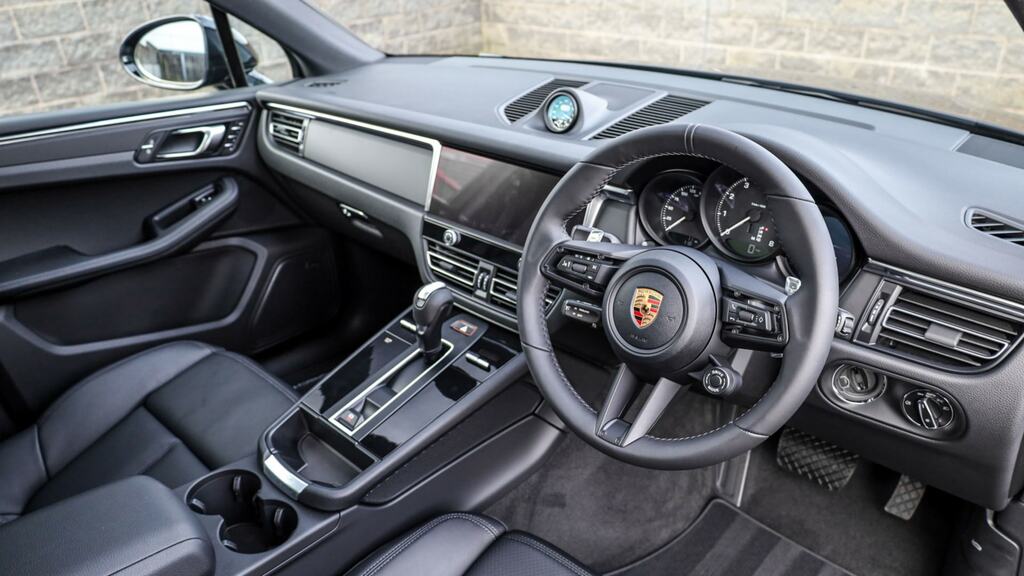 Porsche Macan 5dr Pdk FJ26XUD Black #5